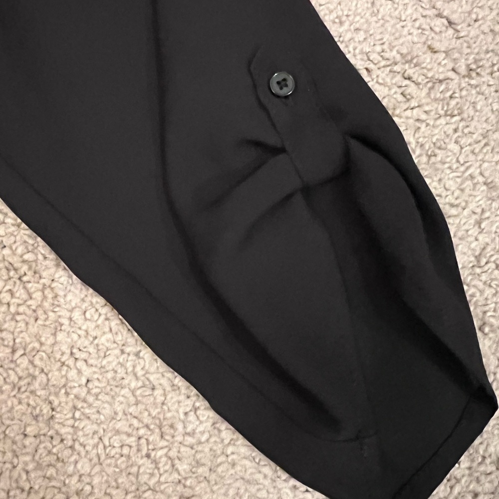 Express Women's Black V-Neck Top - Picture 3 of 4